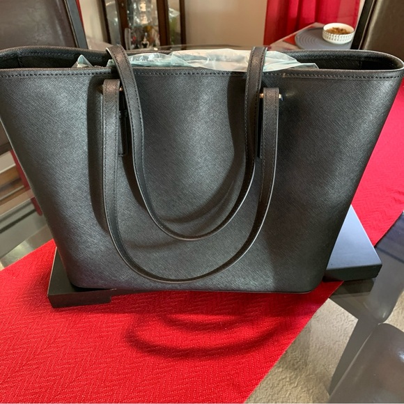 Michael Kors Black Tote Bag - Picture 5 of 8